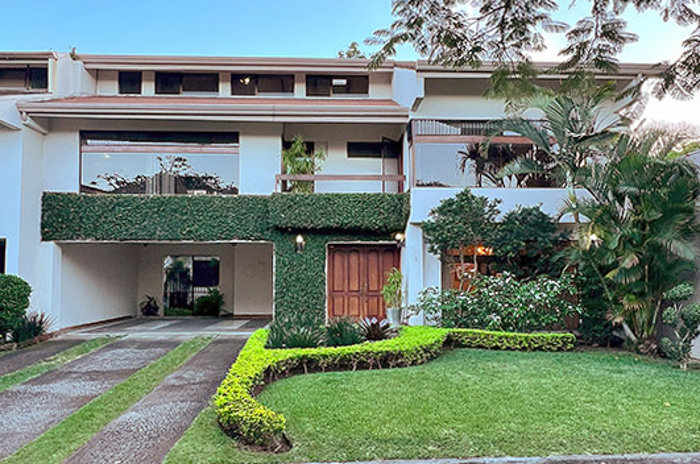 Condominio Villas Sorrento en San Rafael, Escazú, San José — $660,000