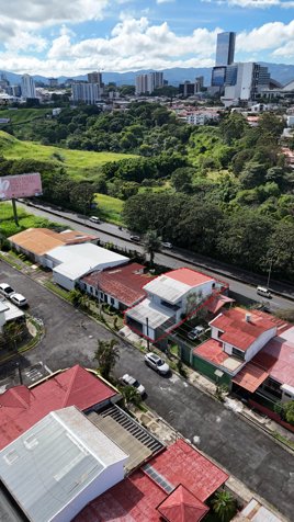 Venta de Casa en La Uruca (OPORTUNIDAD) en Uruca, San José — ₡ 115 000 000 - Foto 2 de 16