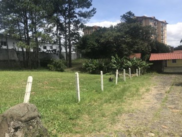 SE VENDE TERRRENO  EN BELLO HORIZONTE ESCAZU en Escazú, San José — $750,000 - Foto 2 de 14