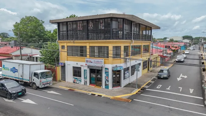 Edificio de 450m2 En Esparza Centro in Espíritu Santo, Esparza, Puntarenas — ₡ 180 000 000