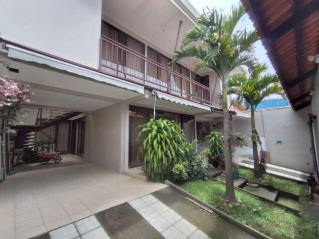 Propiedad Multifamiliar en Exclusiva Zona Residencial en Zapote, San José — $388,000