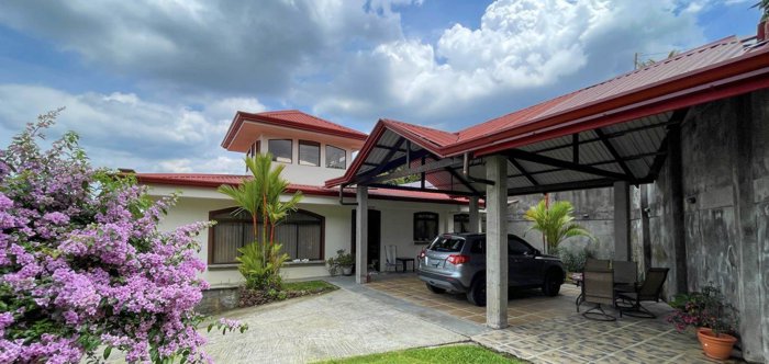 House for Sale in Cajón de Grecia, Costa Rica in Bolívar, Grecia, Alajuela — ₡ 190 000 000 - Photo 2 of 28