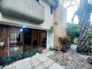 Venta de Amplia y Bella Casa en Escazú / Mls. 25-1433 OFC JB in San Rafael, Escazú, San José — $335,000 - Photo 5 of 20
