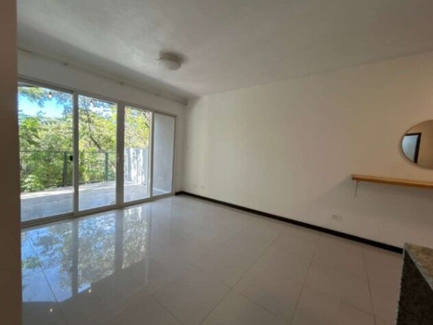 Apartamento en Venta para inversión MLS#26-1232 in Uruca, Santa Ana, San José — $206,000