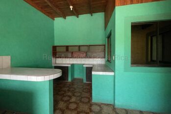 Propiedad con 4 apartamentos y amplio terreno ideal para inversión en Guanacaste #26-1653 GS en Santa Cruz, Guanacaste — $520,000 - Foto 4 de 11