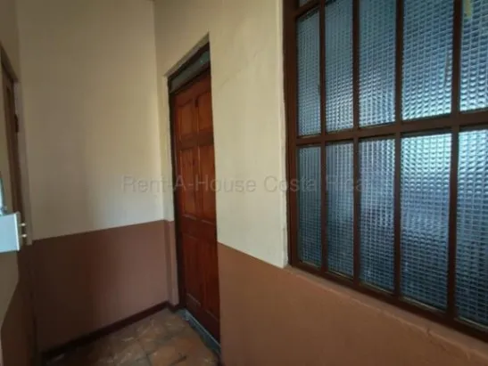 MLS-27-164 LS ALQUILER OFICINA EL CARMEN SAN JOSE CONTACTENOS AL # 86127562 in Carmen, San José — ₡ 250 000 - Photo 2 of 7