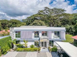 Villa moderna de lujo de 8 dormitorios en Jacó, Costa Rica in Jacó, Garabito, Puntarenas — $1,200,000 - Photo 3 of 25