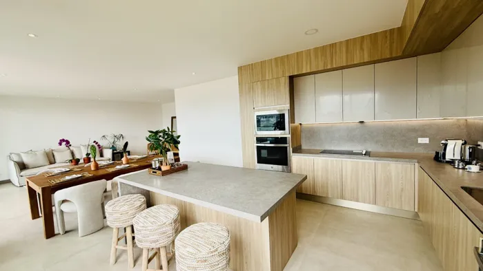 Venta o Alquiler Apartamento NUEVO Condominio Dukana, Escazú in San Rafael, Escazú, San José — $4,200 - Photo 2 of 36