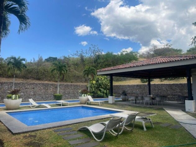 APARTAMENTO EN VENTA, SANTA ANA $190.000 Cod#25-506 in Brasil, Santa Ana, San José — $190,000