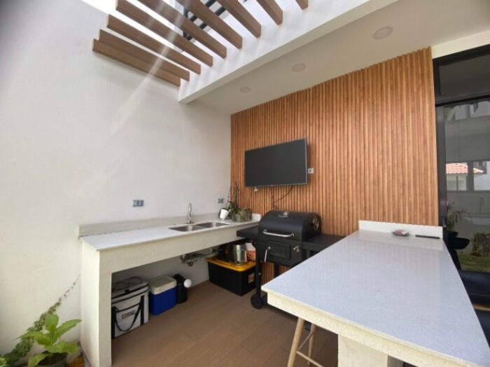 Venta de Casa en San Rafael de Escazú. RAH 26-522 en San Rafael, Escazú, San José — $350,000