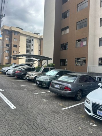 VENTA DE APARTAMENTO, SAN JOSE, HATILLO, COND. TORRES DE MONTERREY. en Hatillo, San José — ₡ 52 000 000
