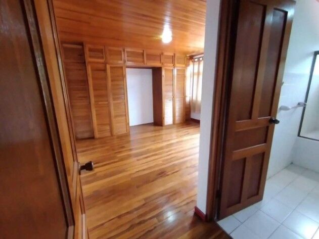 Venta de casa en Los Yoses, Sur. RAH 23-305  en Zapote, San José — $260,000 - Foto 2 de 20