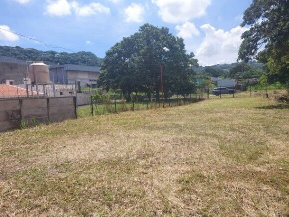 Se vende amplio lote de 2,372m2 en Pozos de Santa Ana 24-1914 in Pozos, Santa Ana, San José — $150,000
