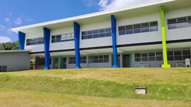 VENDO EDIFICIO PARA INVERSIÓN; COLEGIO SECUNDARIO EN ASERRÍ-SAN JOSÉ. en Aserrí, San José — $1,999,000
