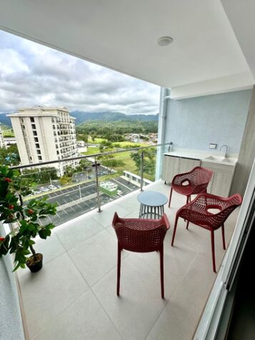 VENTA DE APARTAMENTO AMUEBLADO EN RESIDENCIAS VIVA JACÓ  en Jacó, Garabito, Puntarenas — ₡ 215 000
