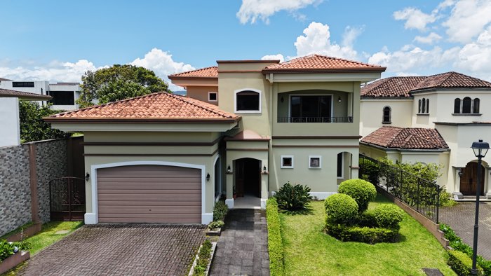 Bosques de Altamonte in Granadilla, Curridabat, San José — $670,000 - Photo 2 of 27