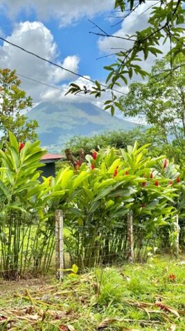 Lote de 600m2 en Altos de Monterrey Vista 360 en La Fortuna, San Carlos, Alajuela — ₡ 48 000 000