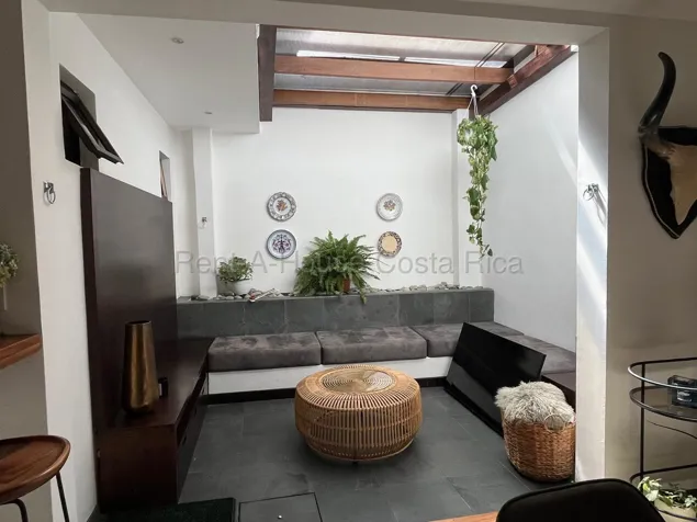 Venta de casa remodelada con estudio en condominio exclusivo #26-1729 GS in San Rafael, Escazú, San José — $230,000 - Photo 3 of 9