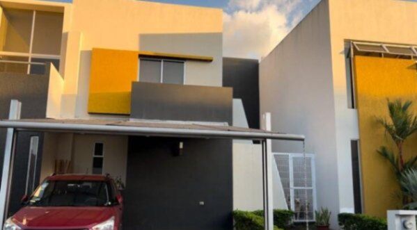 Casa en condominio con patio y amenidades en Río Oro cerca de Fresh Market #24-1379 GS in Piedades, Santa Ana, San José — $215,000