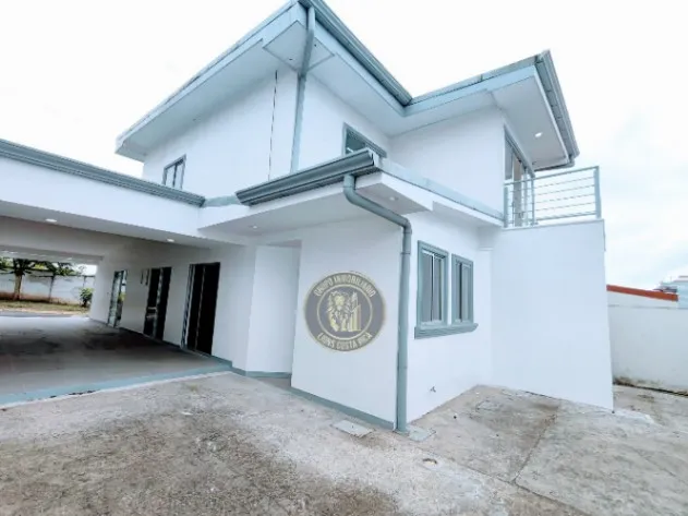 🌺🦩 Beautiful and Spacious House in Paso de los Estudiantes Condominium in Loyola Taras de Cartago 🌺🦩 in San Nicolás, Cartago — ₡ 135 000 000 - Photo 3 of 35