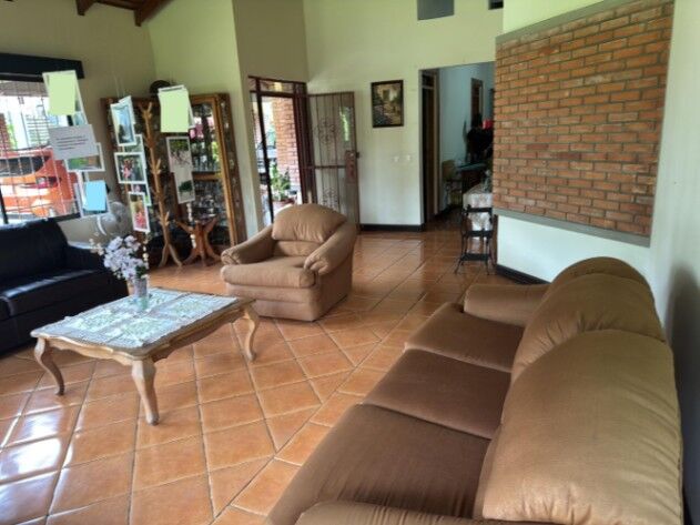Alquiler de Casa en Piedades, Santa Ana / Mls. 26-581 OFC JB en Piedades, Santa Ana, San José — $3,800