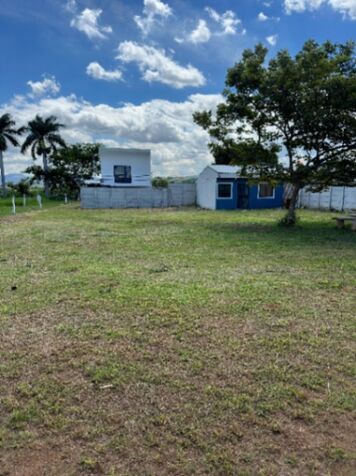Venta de propiedad con casa terminada y dos en construcción  en Alajuela — ₡ 80 000 000