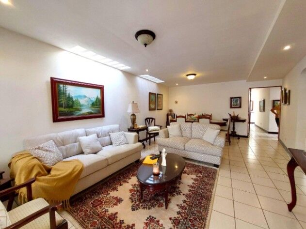 Casa de un nivel con 4 habitaciones y excelente ubicación en San José #23-1814 GS en Carmen, San José — $230,000