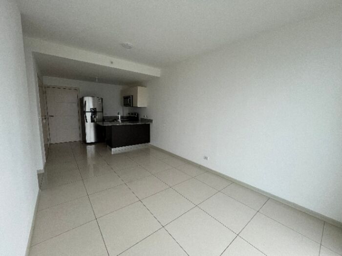 Venta de Apartamento Moderno en Zona Urbana Vibrante – Ideal para su familia in Ulloa, Heredia — $180,000