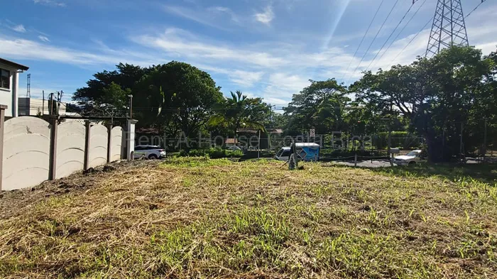 Venta de Lote en Escazú-San Rafael. RAH 27-1025 Oportunidad de Inversión en San Rafael, Escazú, San José — ₡ 90 000 000