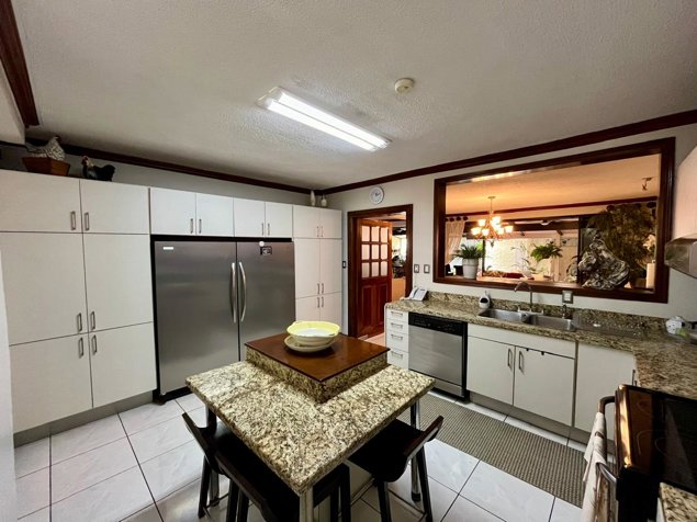 Casa Independiente San Antonio de Escazú en San Antonio, Escazú, San José — $415,000 - Foto 3 de 37
