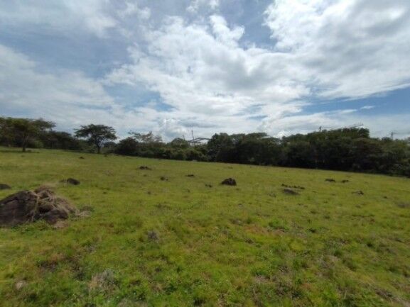 Se vende lote plano de 5.7 hectáreas en la Garita Alajuela 23-411 in Garita, Alajuela — $4,316,000