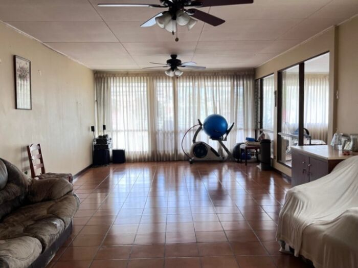 MLS-25-1900 LS VENTA PROPIEDAD CON 5 APARTAMENTOS SAN PEDRO MONTES DE OCA in San Pedro, Montes De Oca, San José — $1,400,000