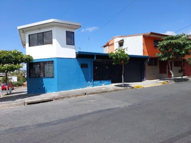 ¡Tu Nuevo Hogar y Oportunidad de Negocio en San Cayetano! en Catedral, San José — $116,500
