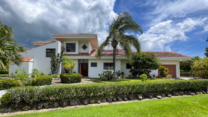 Spacious Home with Great Potential in Hacienda Los Reyes in Guácima, Alajuela — $575,000