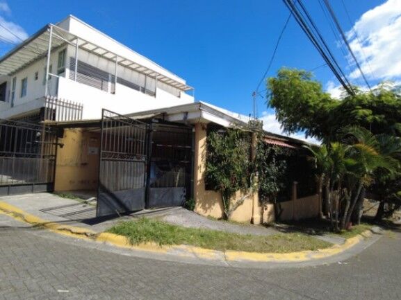 Casa en Venta 3 Habitaciones en San Pedro de Barva Heredia MLS 23-2021 in Barva, Heredia — ₡ 82 000 000
