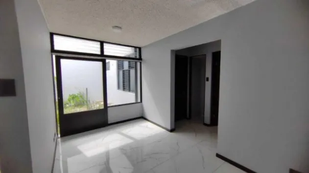 Se vende espacioso apartamento con patio en San José Centro 25-384 in Merced, San José — $220,000 - Photo 2 of 15