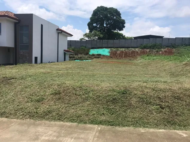 LOTE EN VENTA – CONDOMINIO LOS CASTILLOS, GUÁCIMA in Guácima, Alajuela — ₡ 48 500 000 - Photo 3 of 5