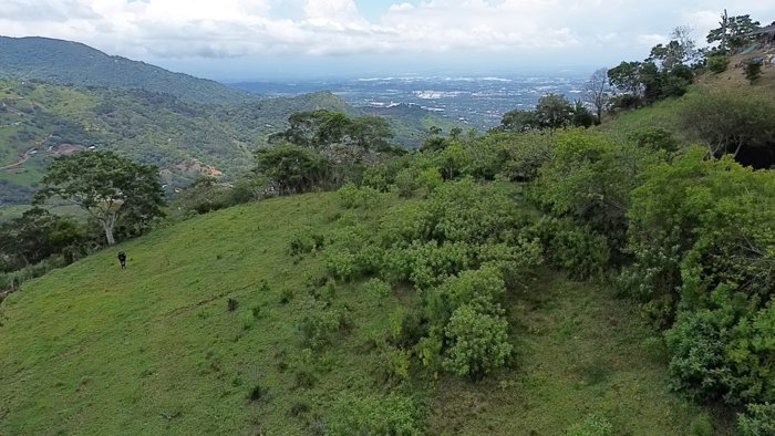 Lote de 11,000m² en Venta en Salitral de Santa Ana, Carretera a Escazú en Salitral, Santa Ana, San José — $275,000 - Foto 2 de 11