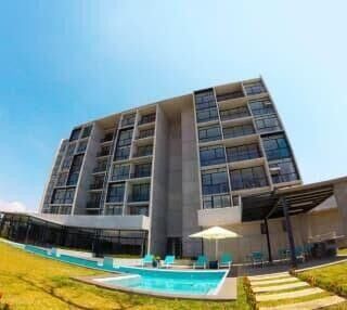 Descubre este acogedor apartamento, perfecto para deportistas que buscan un hogar  OFC/ AD  en Ulloa, Heredia — $190,000