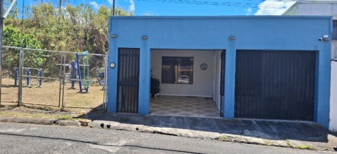 Casa 1 planta en Residencial Las Garzas, Cartago, ubicación céntrica cerca de comercios y servicios. in Aguacaliente, Cartago — ₡ 88 000 000