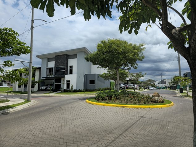 Lote en venta en San Rafael de Alajuela, La Guácima - 5PVV10057344 in Guácima, Alajuela — $68,442
