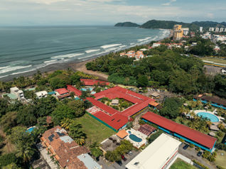 Bello Lote a muy pocos metros de la playa en Jacó, Garabito, Puntarenas — $420,000 - Foto 2 de 20