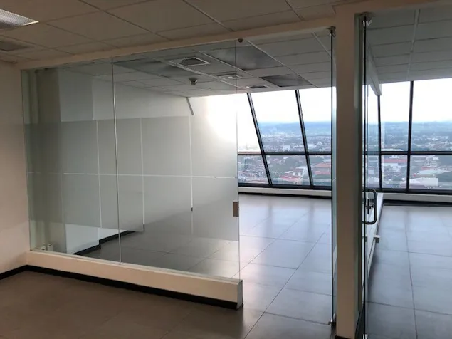 ALQUILER DE OFICINAS EN CENTRO EJECUTIVO, SAN JOSE, PASEO COLON en Merced, San José — $7,711