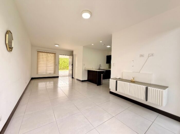 Casa Sabanilla, Condominio Altos de Sabanilla in Sabanilla, Montes De Oca, San José — ₡ 108 000 000