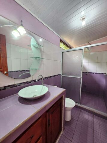 Casa en Barrio SINAI cerca de la UNA. in San Isidro De El General, Pérez Zeledón, San José — $200,000