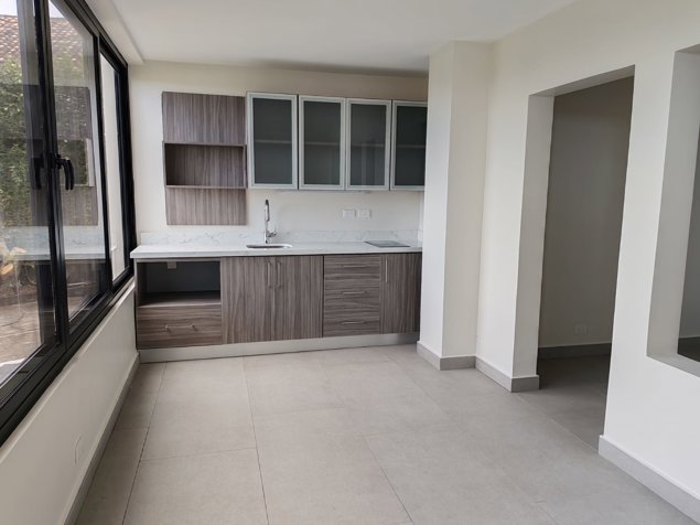 Gran Oportunidad de alquier en bello horizonte in Escazú, San José — $1,100 - Photo 3 of 8