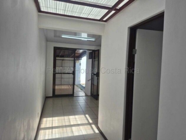 Alquiler de Local Comercial en Cartago-Oriental. RAH 26-1762 Negociable in Oriental, Cartago — ₡ 855 000