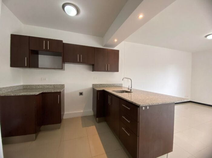 Venta de Apartamento en Granadilla de Curridabat. RAH 25-1813 en Granadilla, Curridabat, San José — $150,000 - Foto 3 de 10