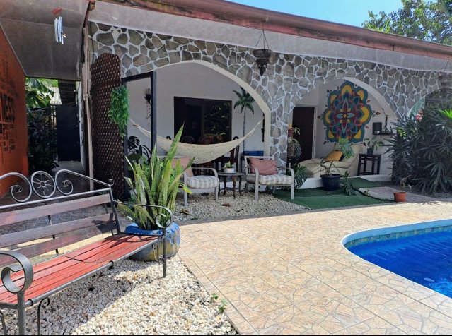Hermoso Hostel en Jaco in Jacó, Garabito, Puntarenas — $650,000 - Photo 3 of 59
