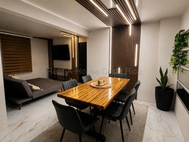 CASA EN VENTA EN SANTA ANA en Santa Ana, San José — ₡ 117 000 000 - Foto 2 de 10